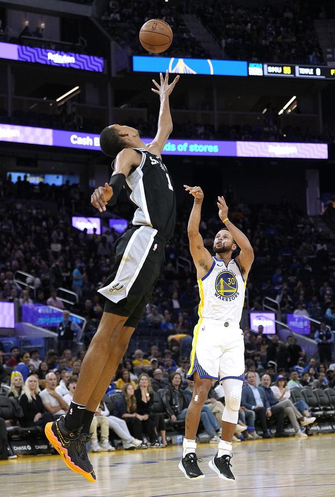 雷火电竞入驻-关于勇士主场胜马刺，保持西部榜首位置的信息