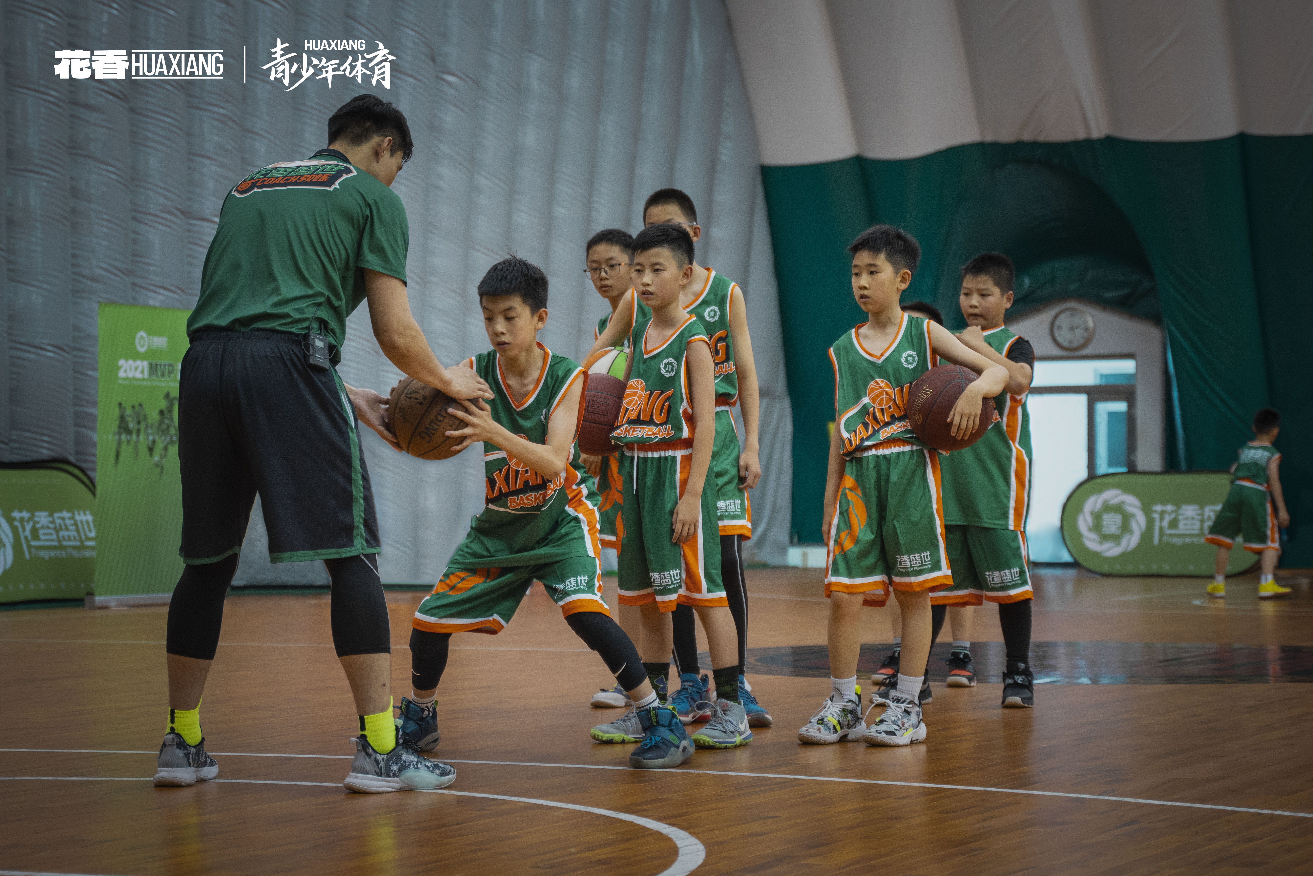 雷火电竞网站-狂欢的篮球盛事将在他国展开，人气火爆的简单介绍