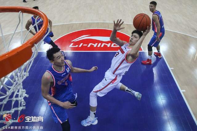 包含吉林男篮战胜对手，继续领跑积分榜的词条