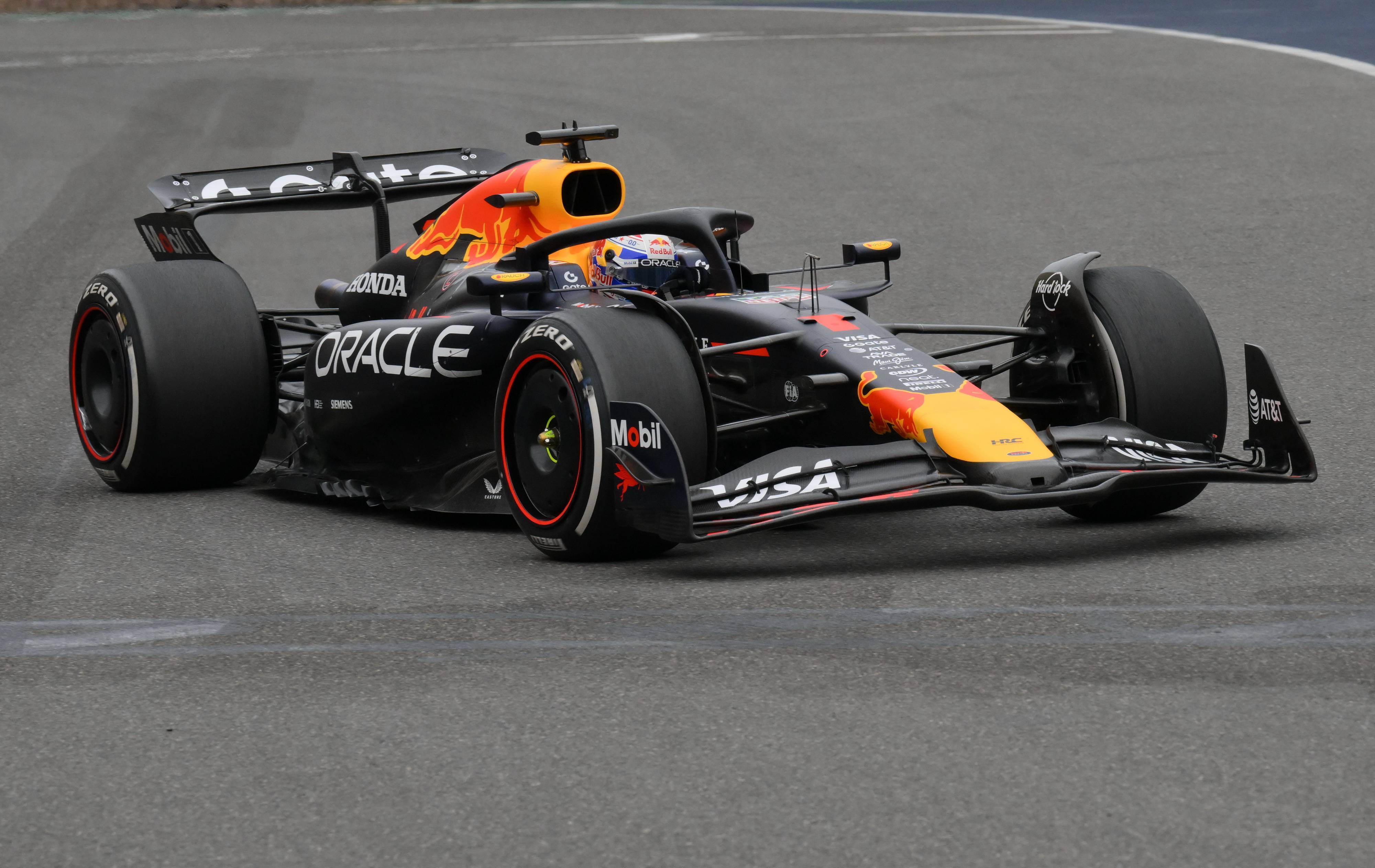 雷火电竞主播-包含雷诺车队力克迈凯伦，拉塞尔点燃赛场的词条