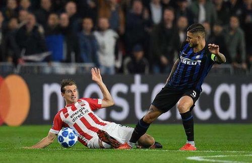 阿贾克斯客场击败特温特，豪取连胜