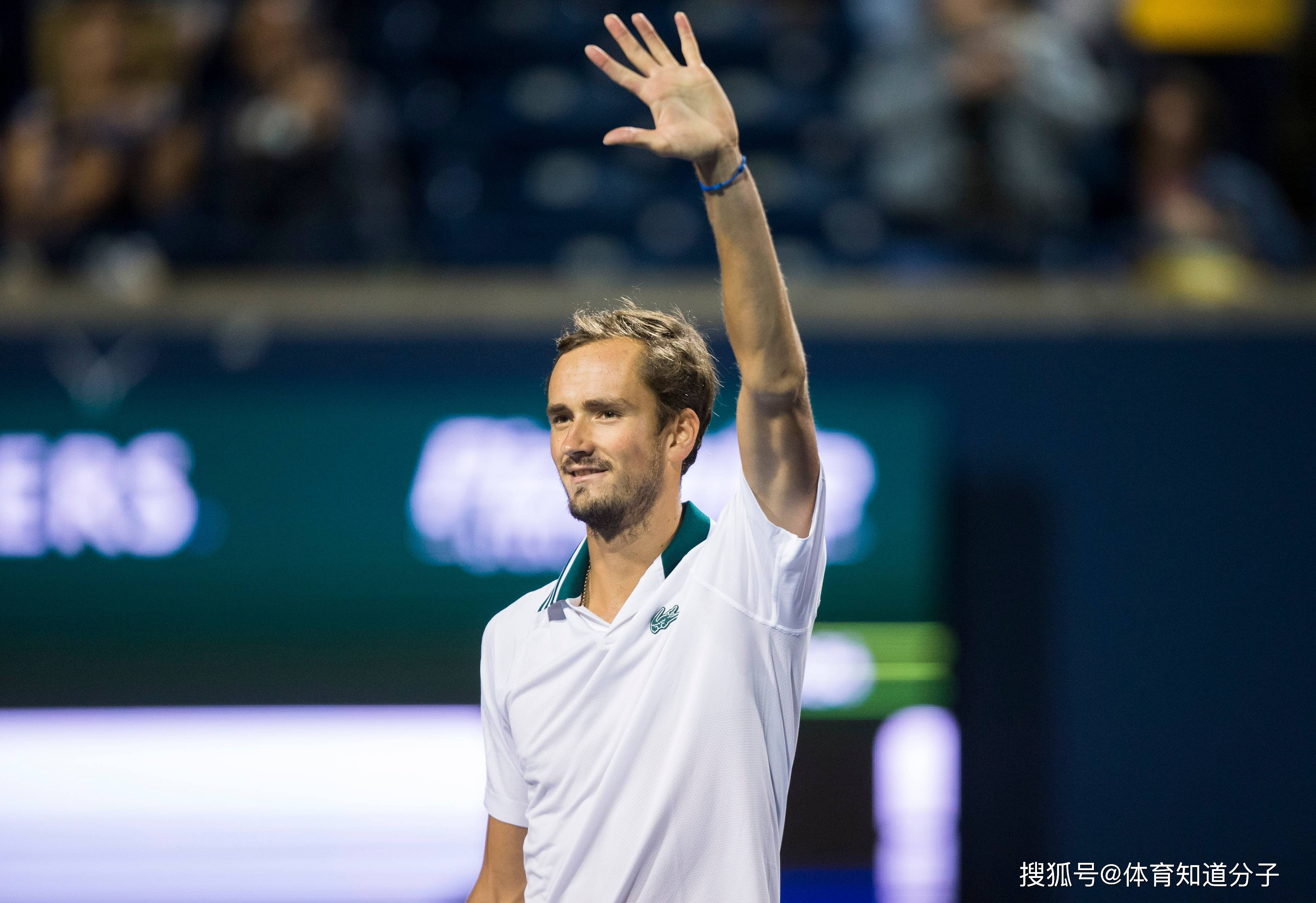 雷火电竞亚洲先驱-澳网横扫温网，梅德韦杰夫高光表现