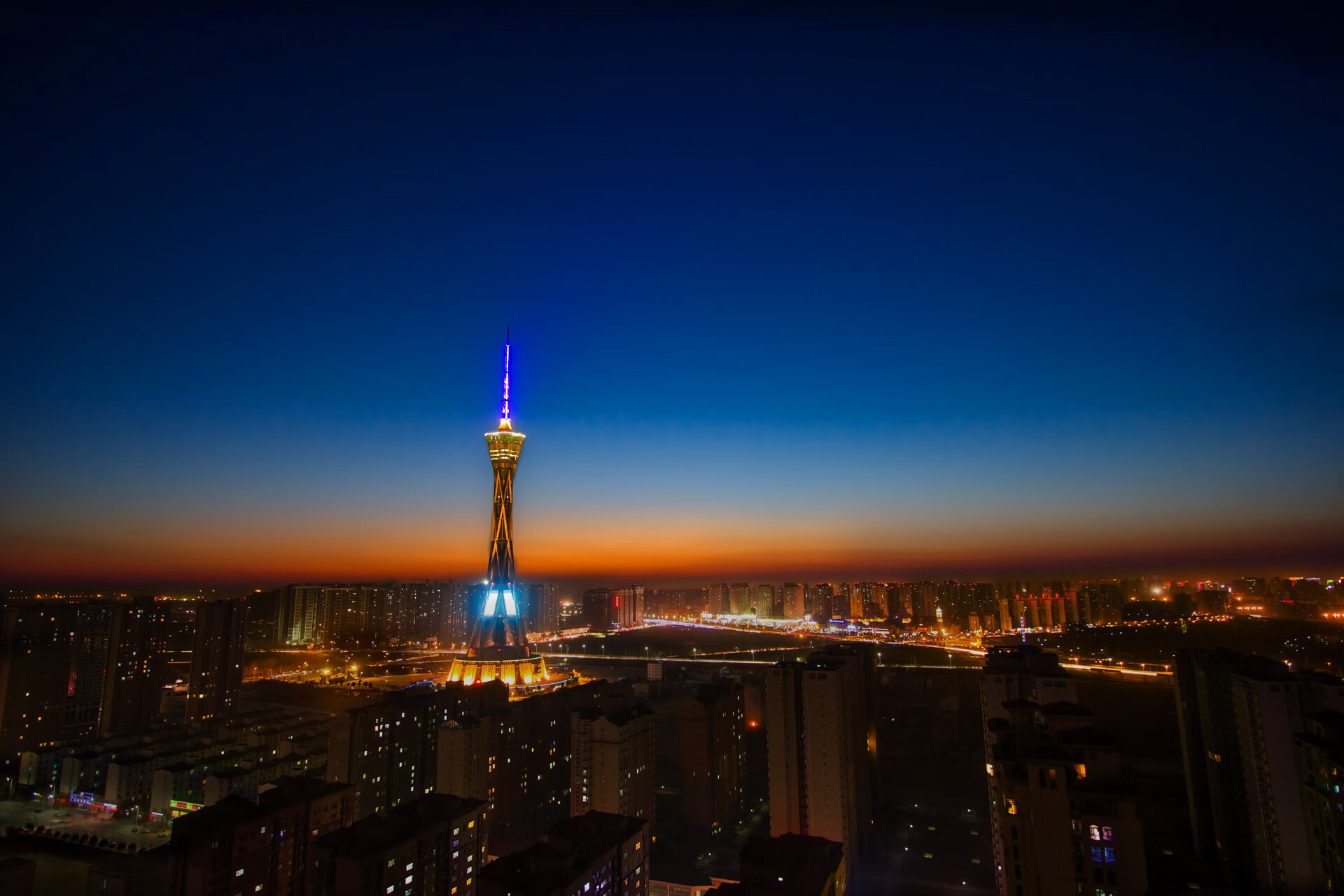 平民的焰火,照亮足球的唯一性与集体光芒